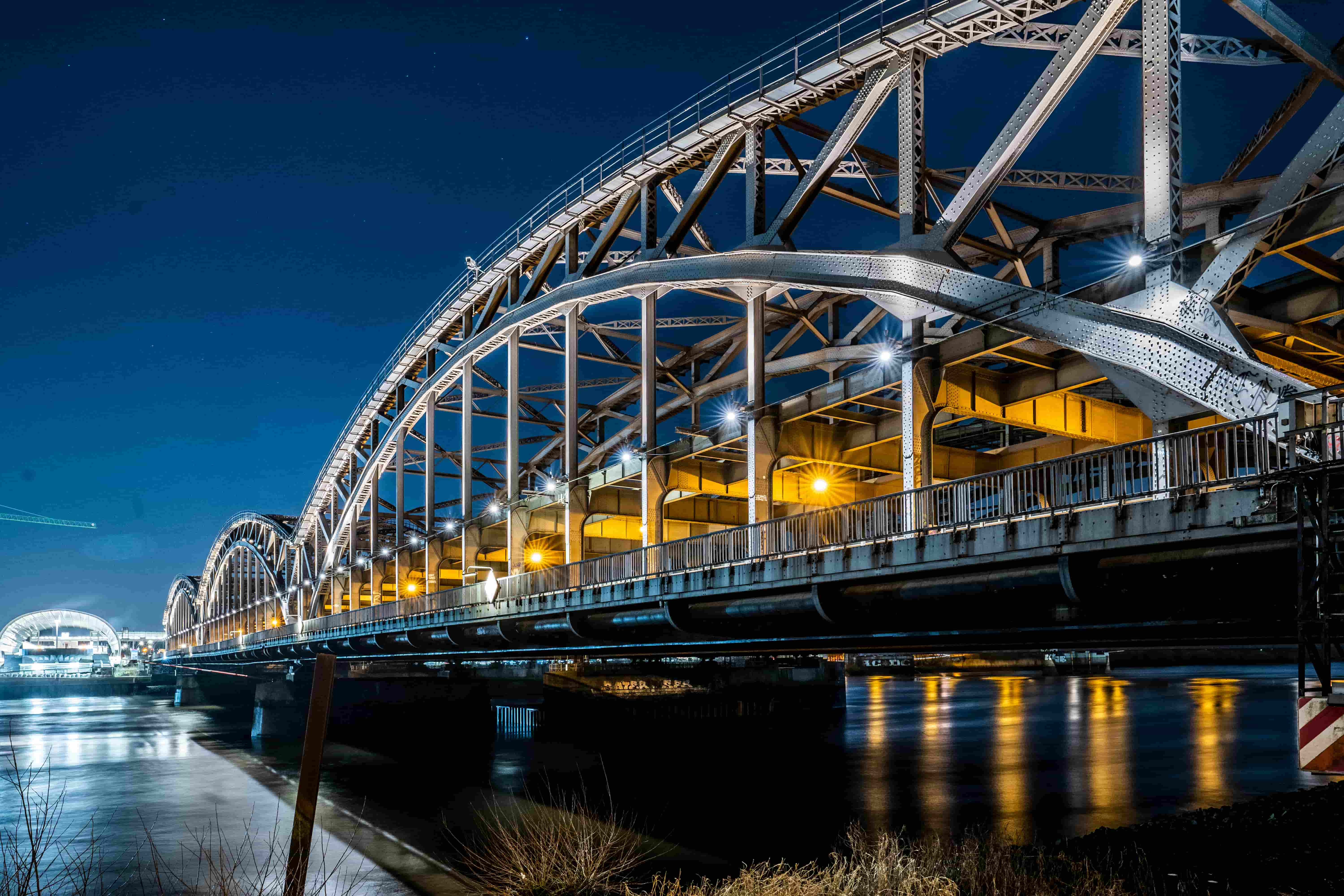 Senat muss umgehend Transparenz zu gesperrter Freihafenelbbrücke herstellen